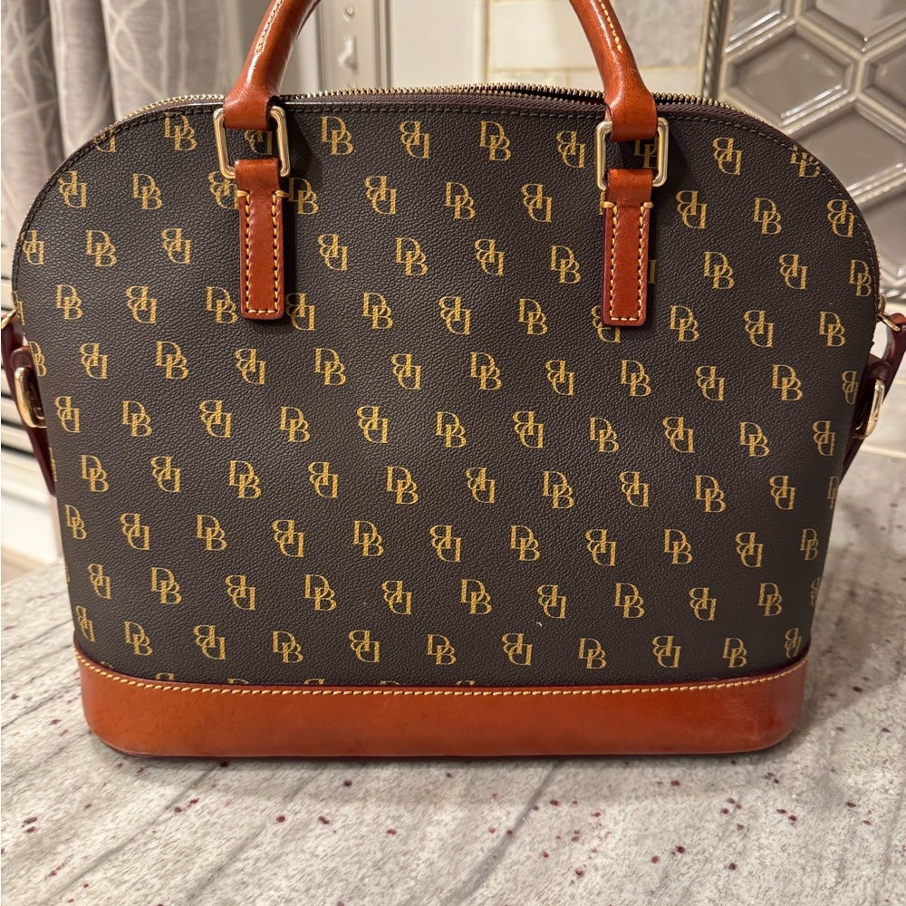 Dooney&Bourke domed satchel in good condition - Picture 2 of 5